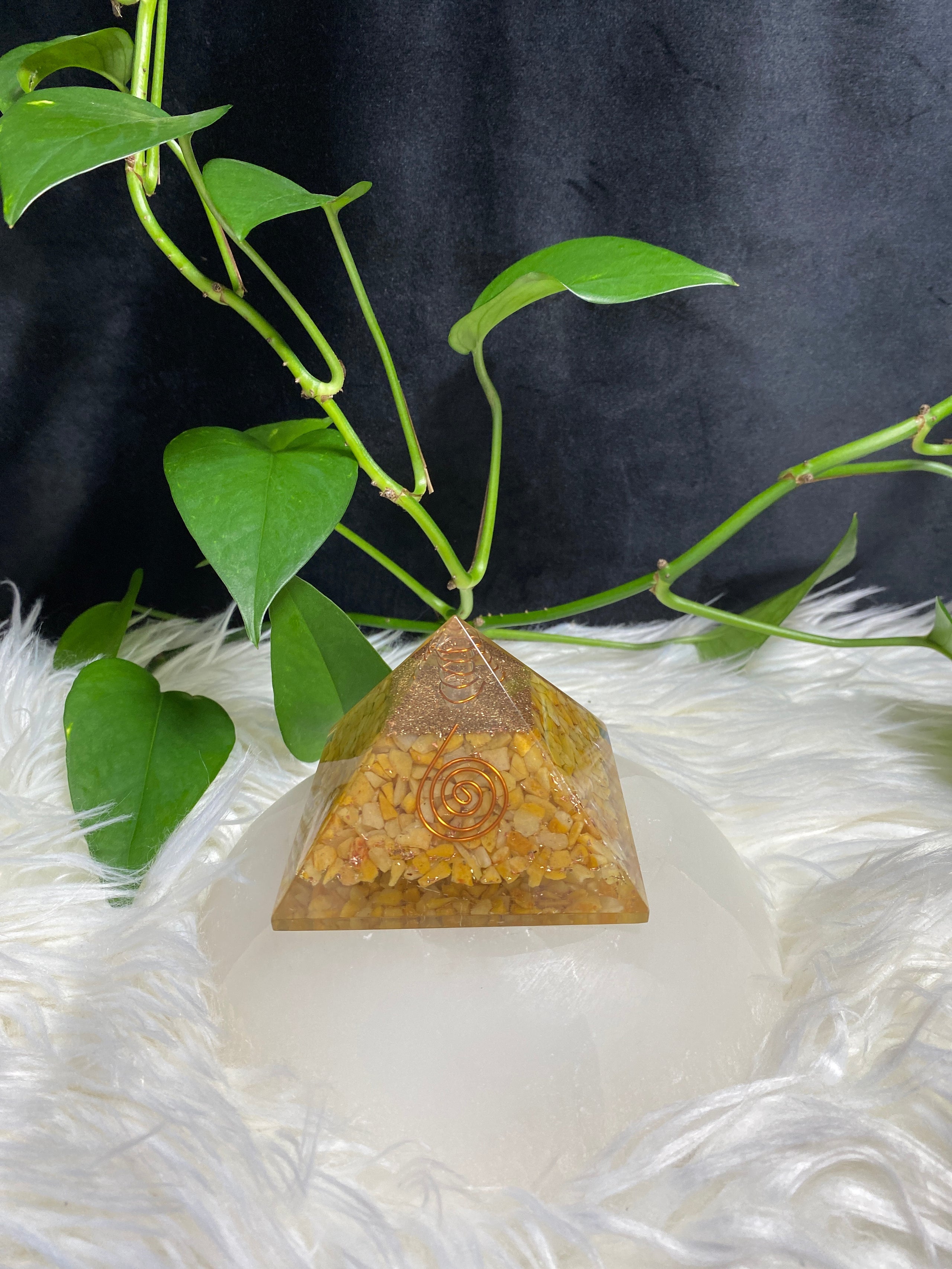 Yellow Quartz Energy Pyramid | Spirit 33 Online